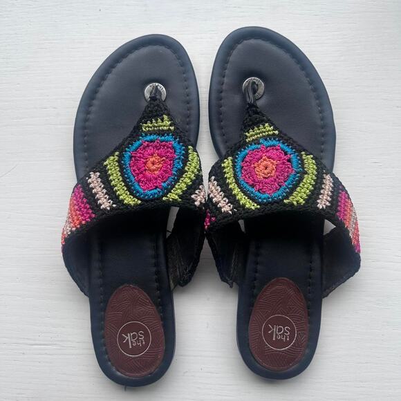 Black and multi colored the SAK 8.5 Women's thong sandals crochets Knitted EUC - Picture 1 of 3